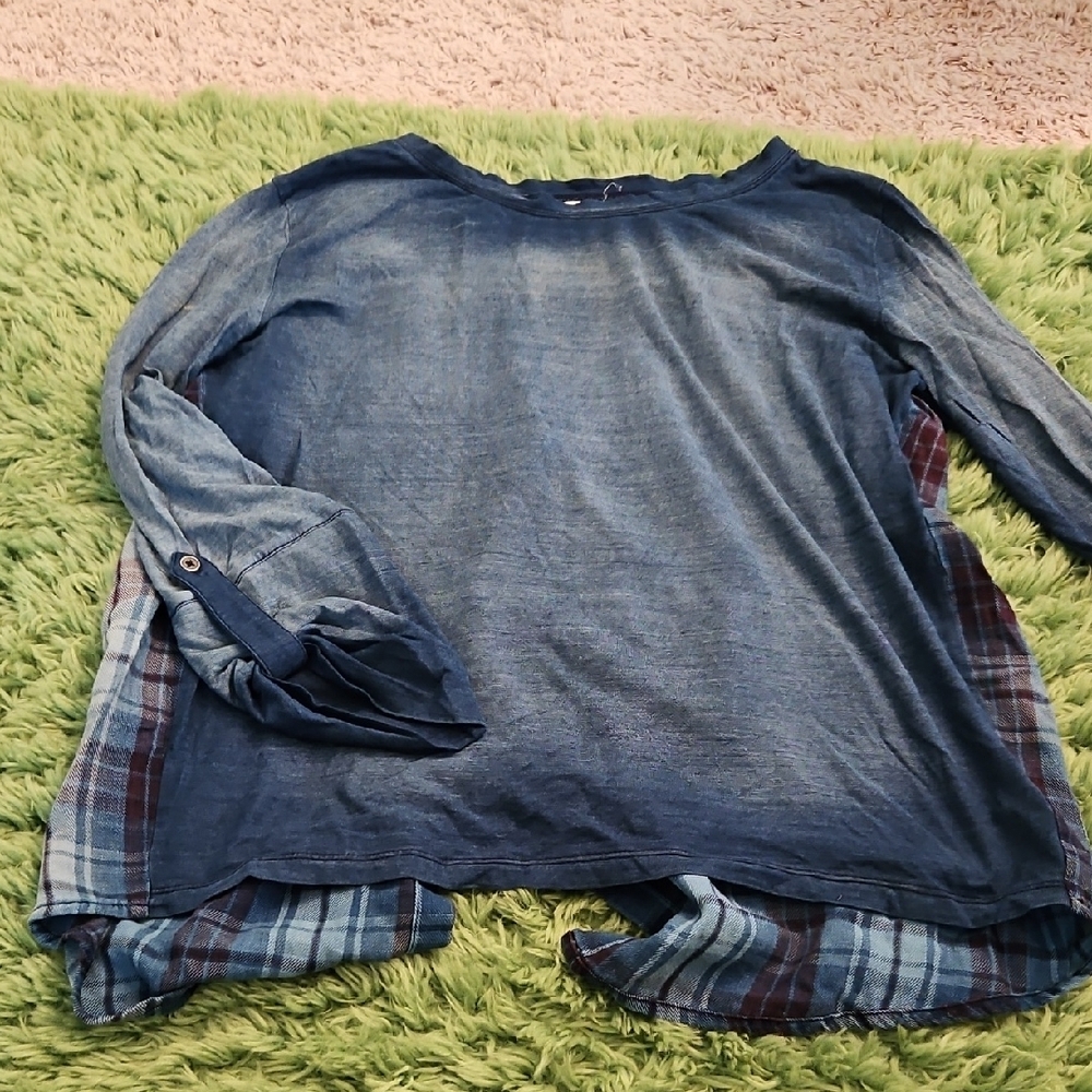 3/$20🎉 Blue Plaid Long Sleeve Top